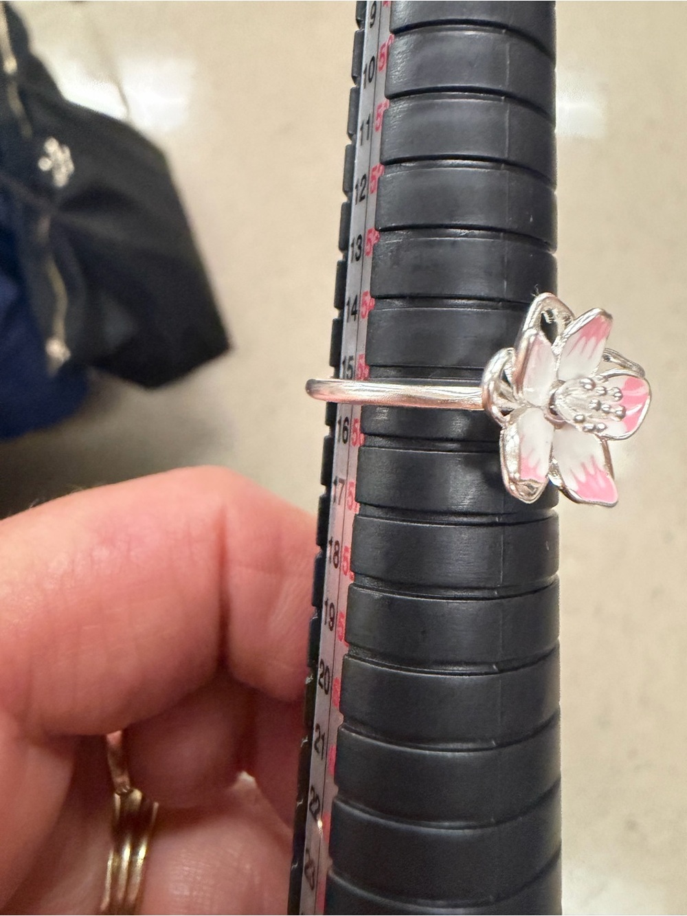 Pandora Pink and White Floral Enamel Ring new no box - Picture 4 of 7